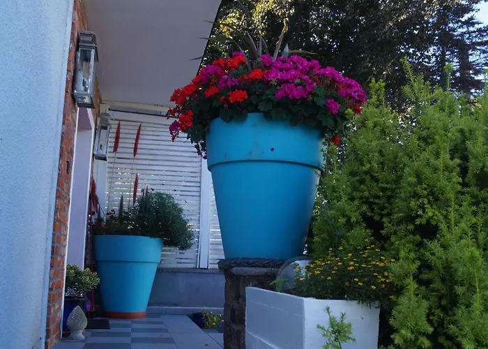 Δωμάτια σε οικογενειακή κατοικία Hel-tour Goscinne *