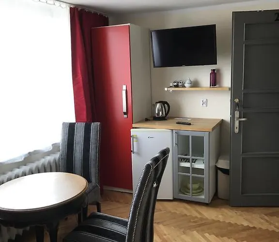 Δωμάτια σε οικογενειακή κατοικία Hel-tour Goscinne